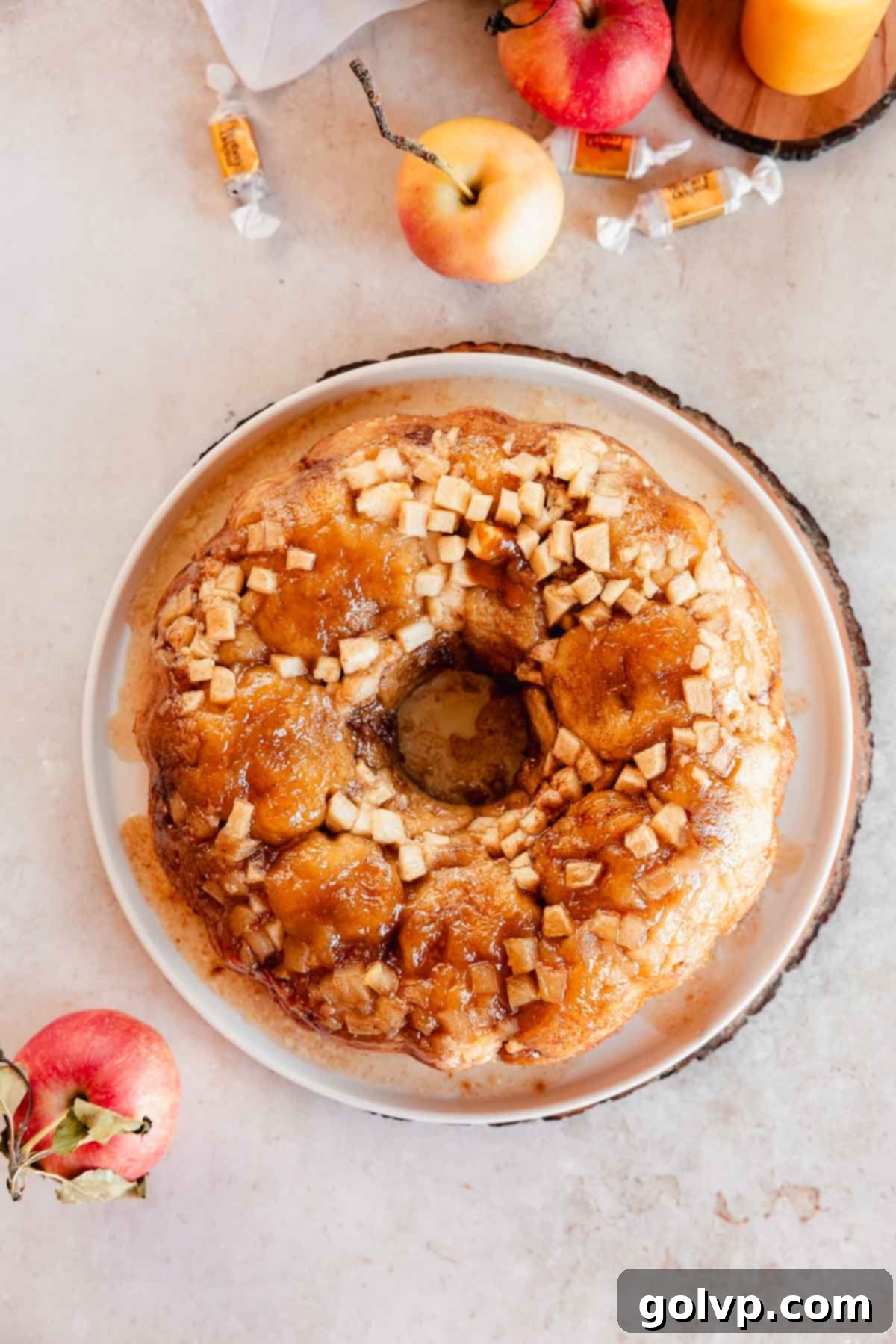 gooey apple monkey bread from above